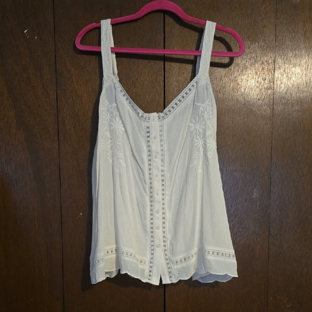 Torrid Crinkle Gauze Lace Trim Cami in Cloud Dancer